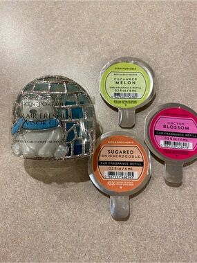 BATH & BODY WORKS NEW POLAR BEAR IGLOO ICE CAR AIR FRESHENER VISOR CLIP W/REFILL
